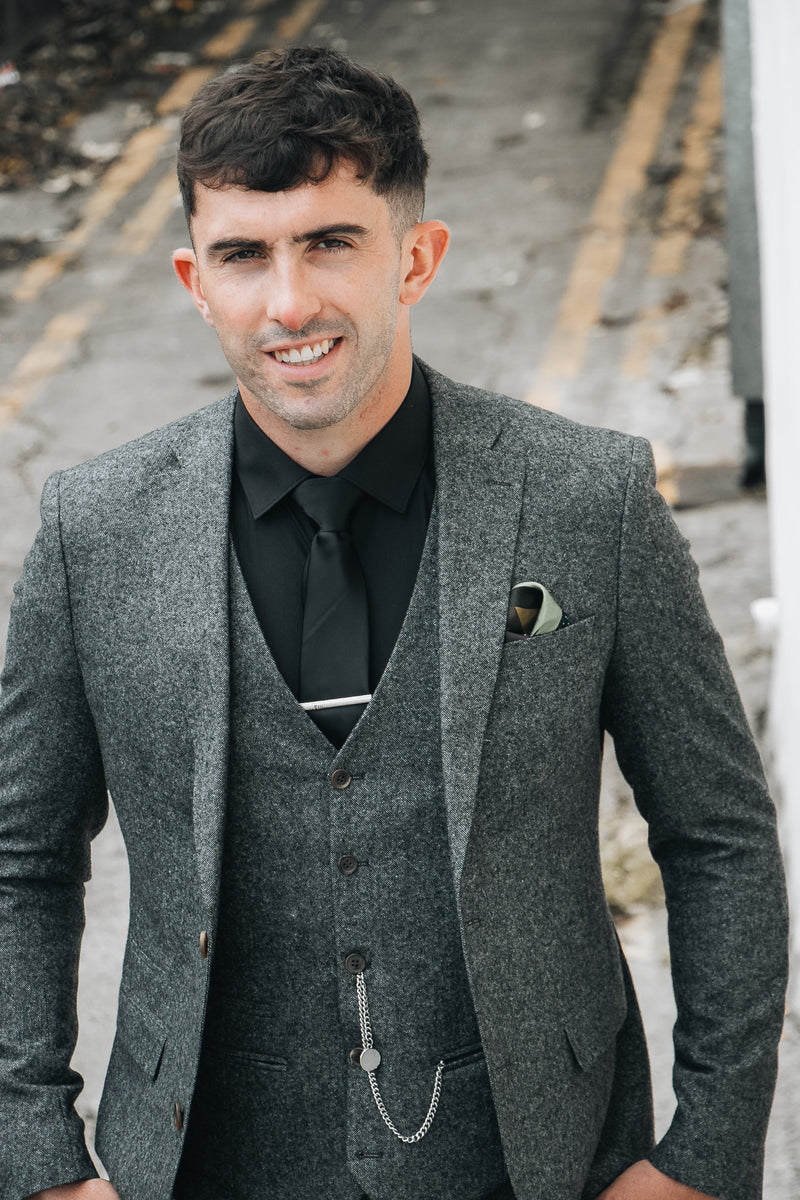 Stoker: Charcoal Tweed 3-Pc Suit – Suit Republic