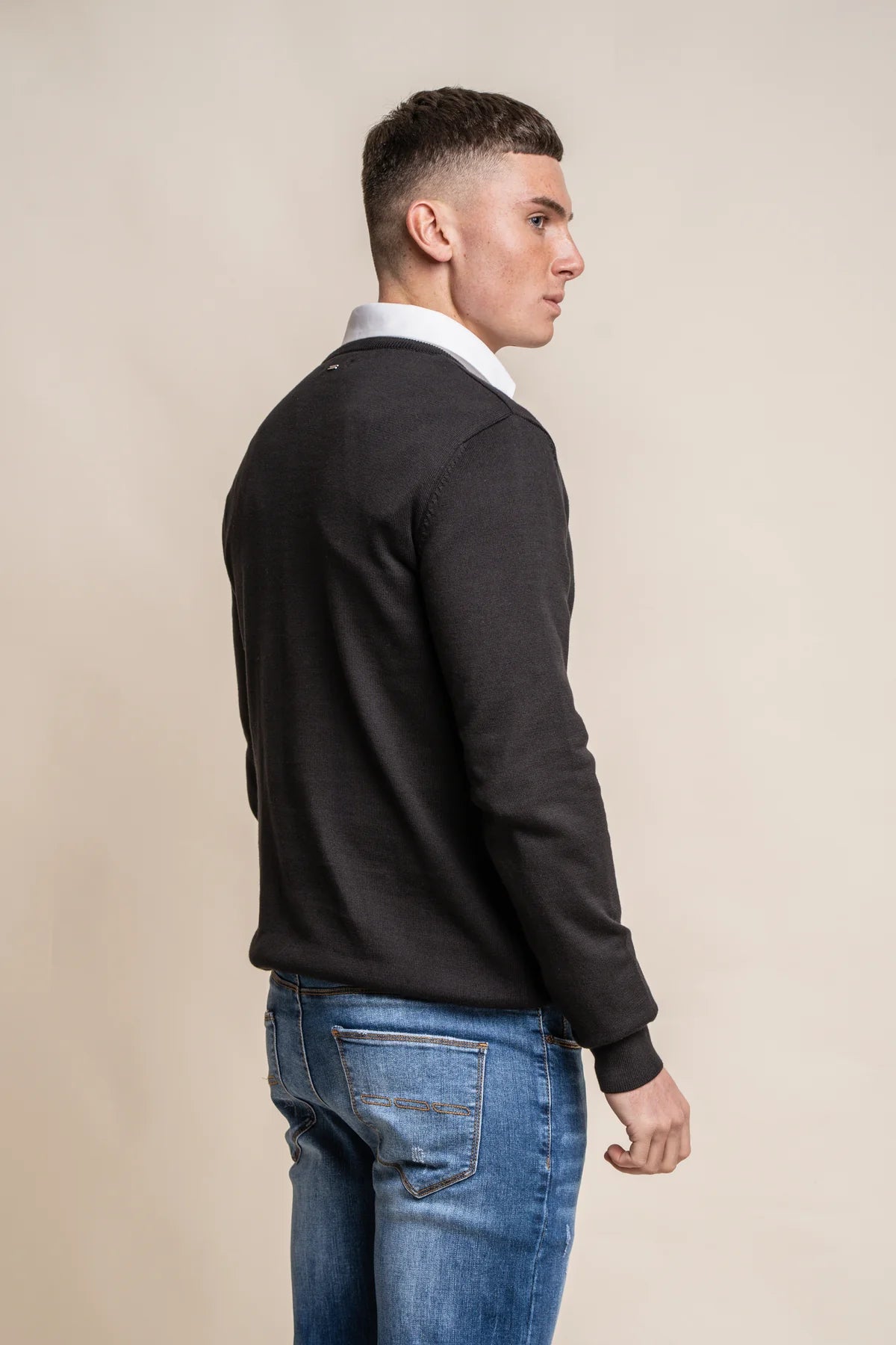 KN101: Black Jumper