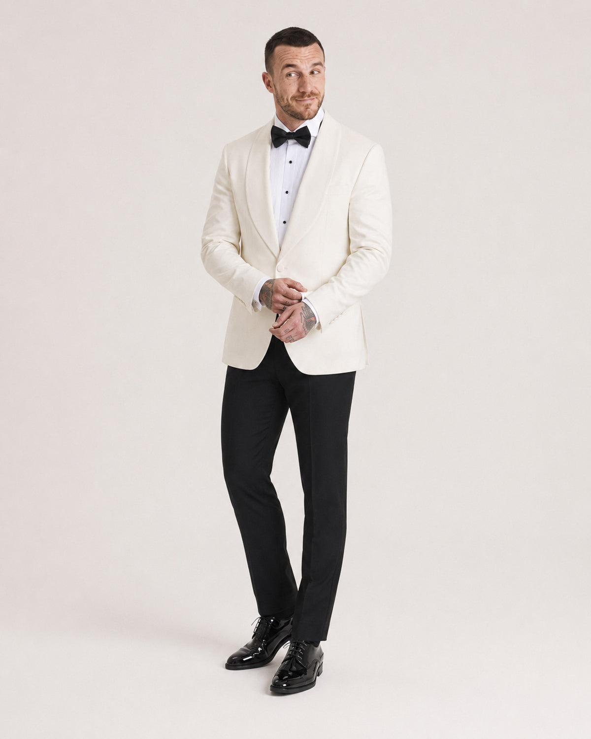 Lenny: Off-White & Black Tuxedo 2-Pc Suit