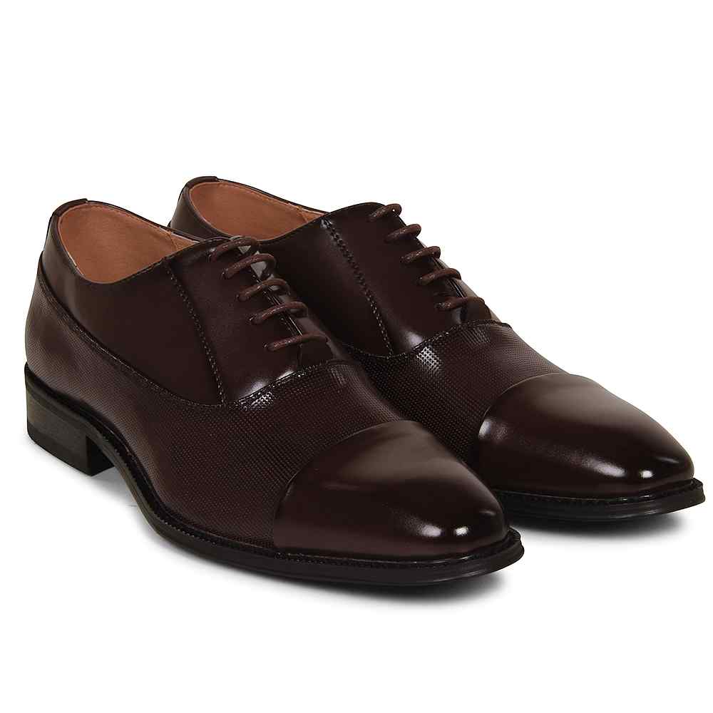Goor: Brown Toecap Shoes