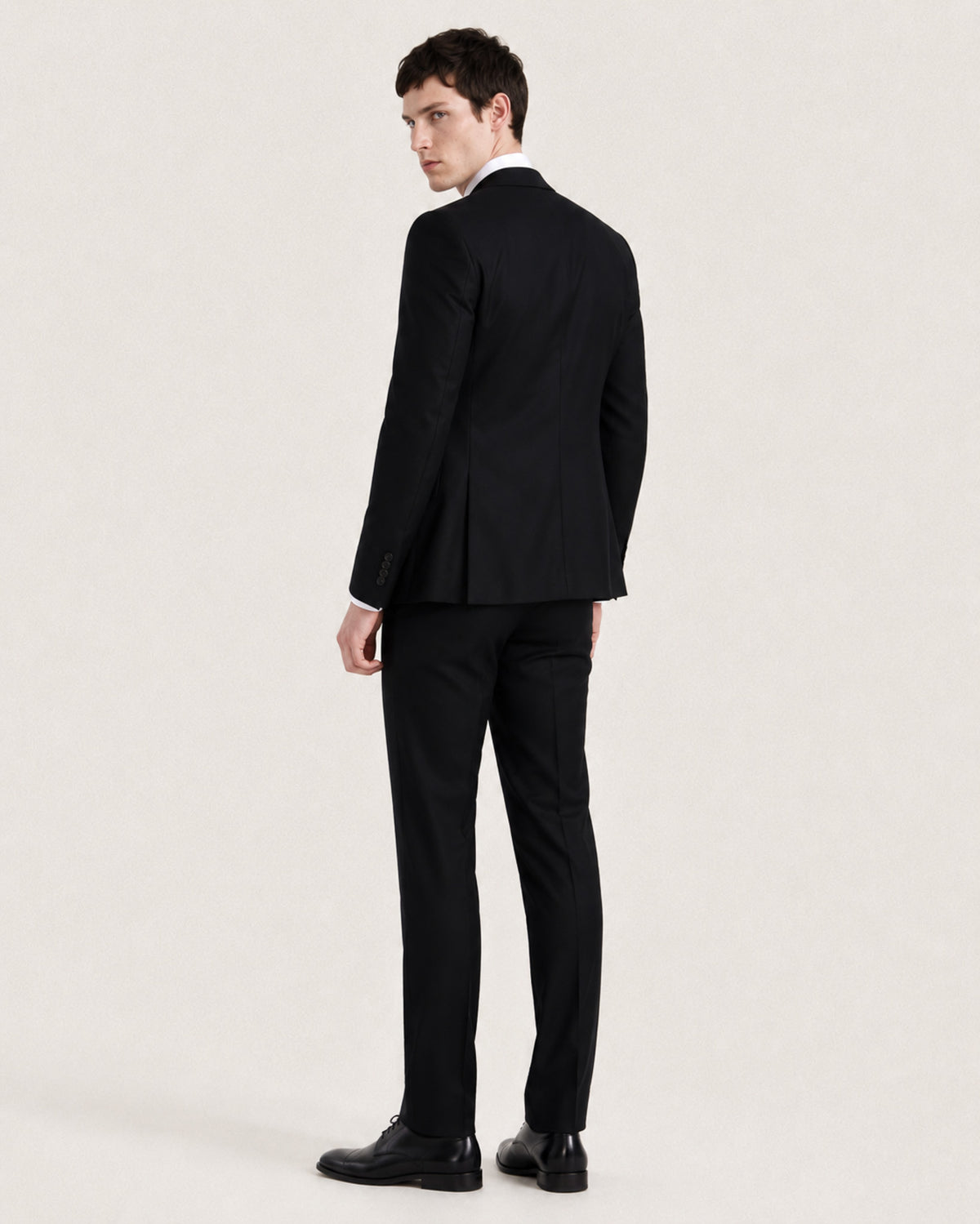 Beckett: Plain Black 3-Pc Suit