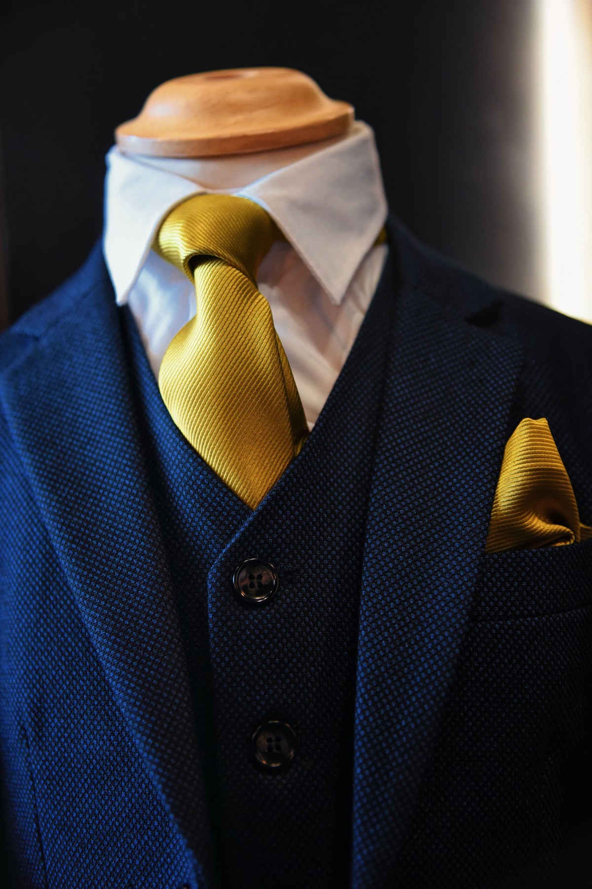 Gold Rib Tie & Pocket Square Set