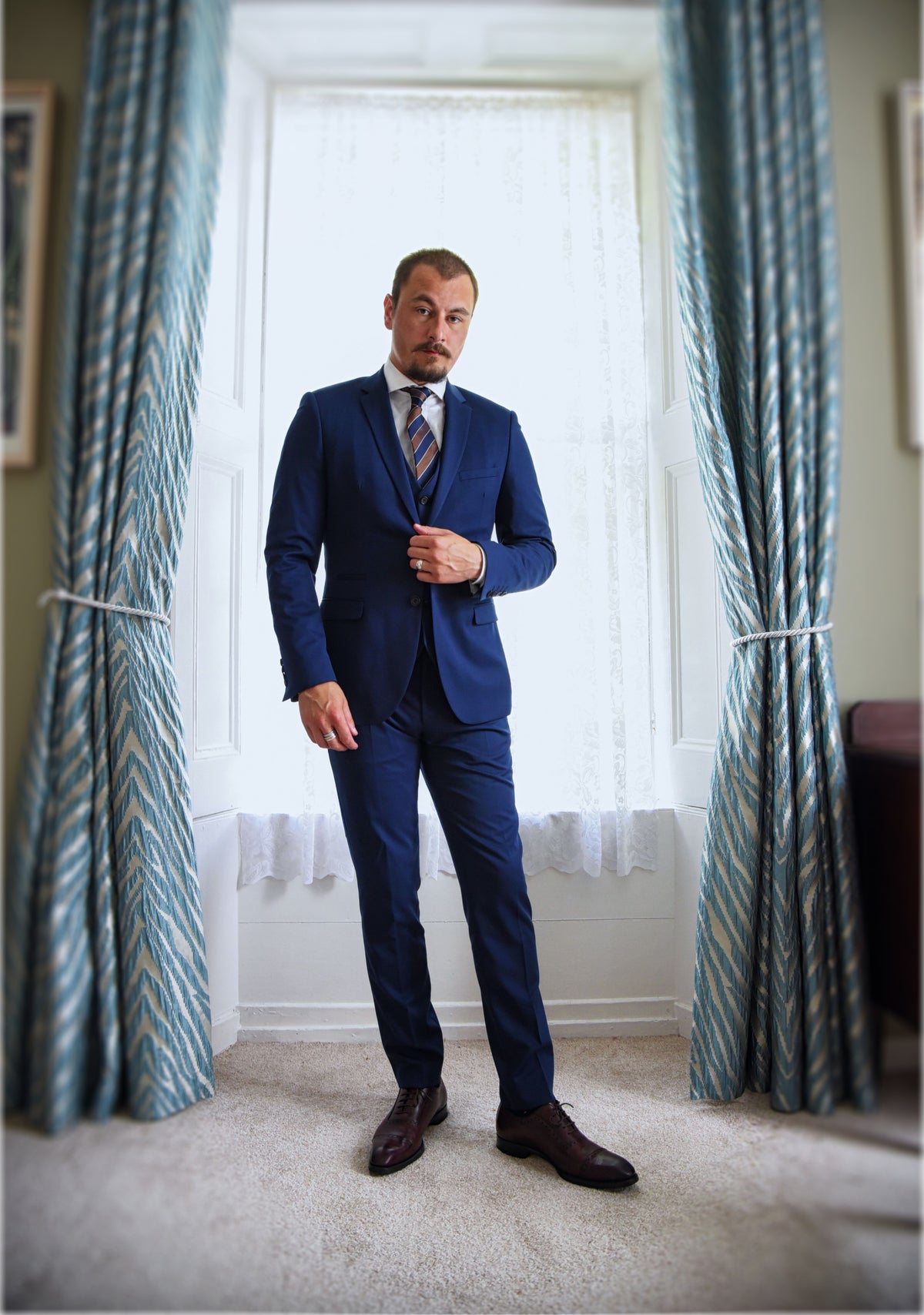 Swift: Plain Navy 3-Pc Suit